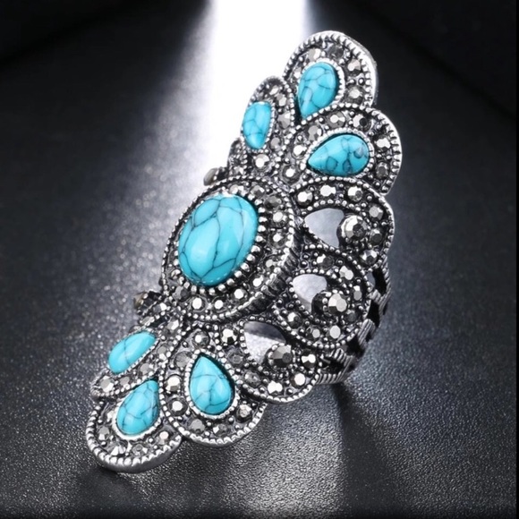 Kar’s Boutique Jewelry - Vintage Style Turquoise Ring